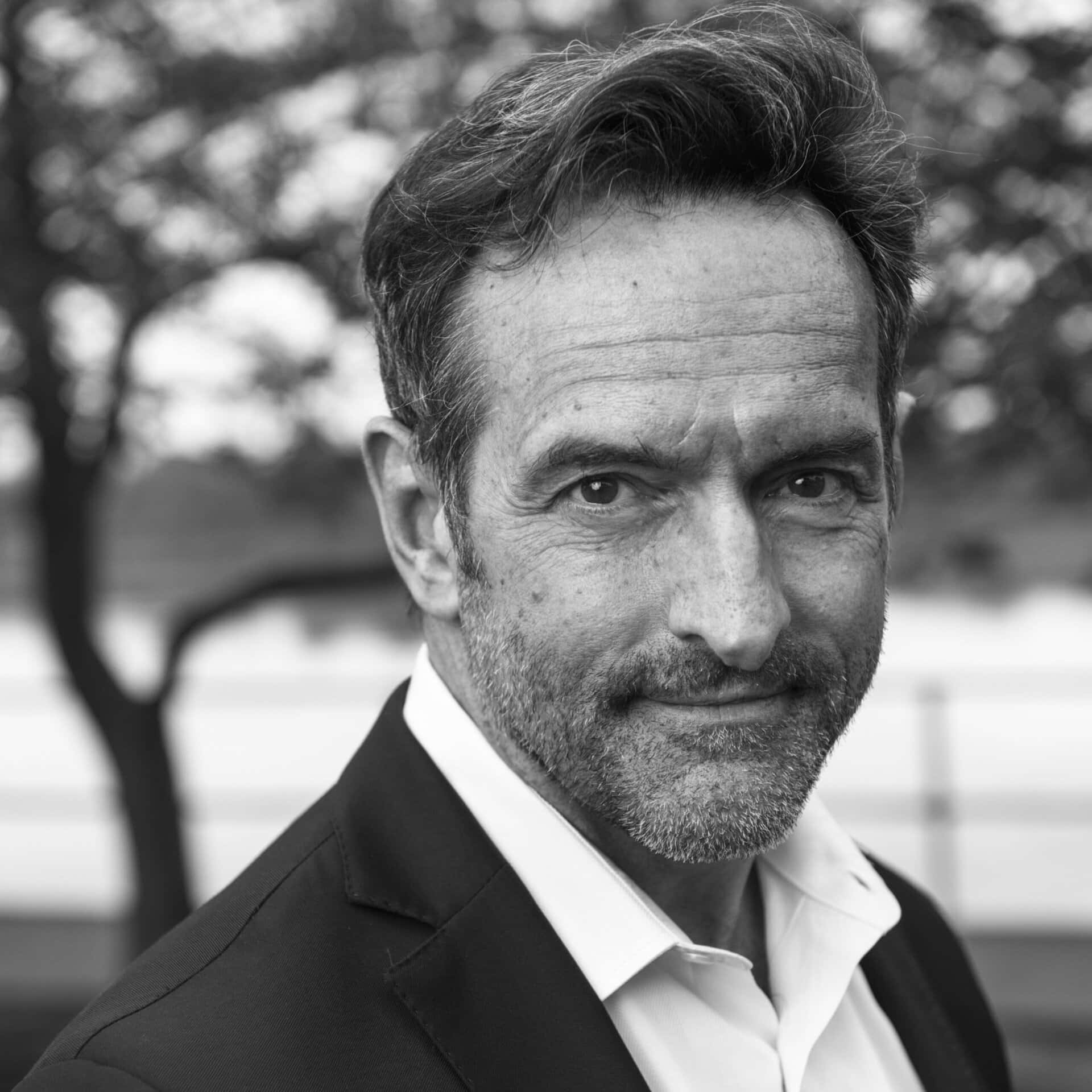 Roger Carstens Keynote Speaker Booking Agent